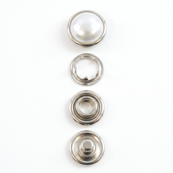 white pearl ring button 11.5